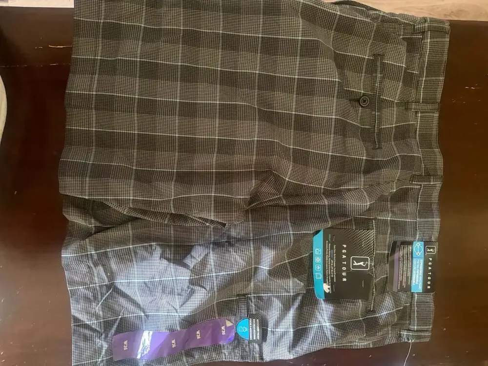 PGA TOUR Men's Expandable Waistband Plaid Golf Shorts